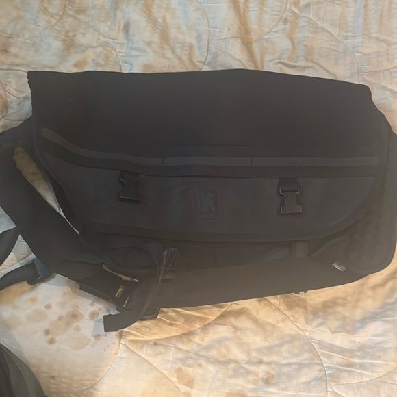 Chrome messenger bag black large excellent shape capacity - Picture 1 of 1
